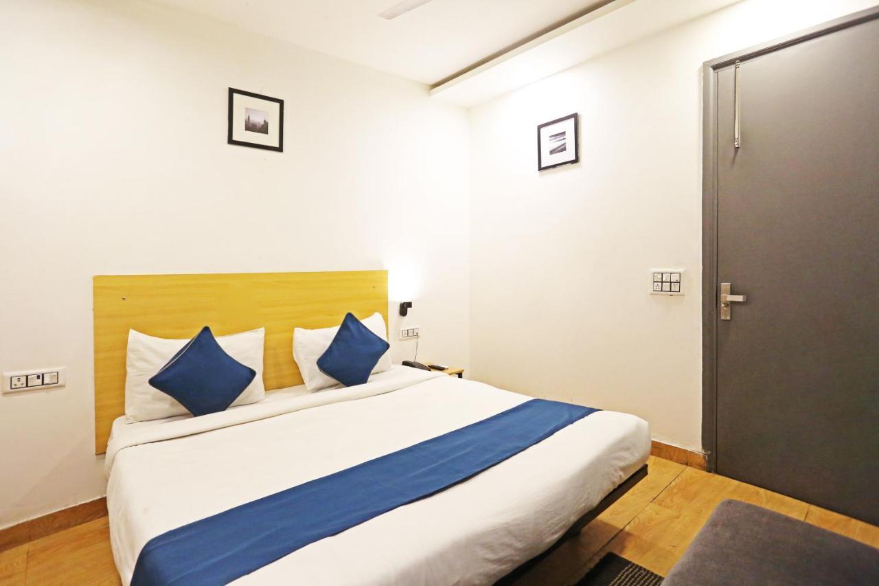 Hotel Raaso Rohini Sec-16 By Arrow